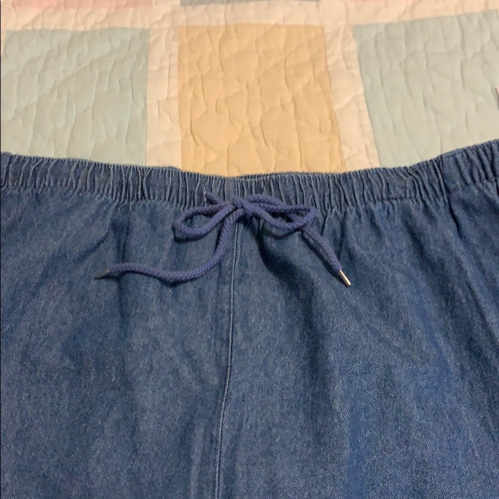 Women’s Blue Jean Capris - Picture 3 of 4